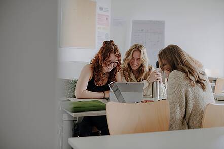 Foto: Studierende der Hochschule RheinMain.