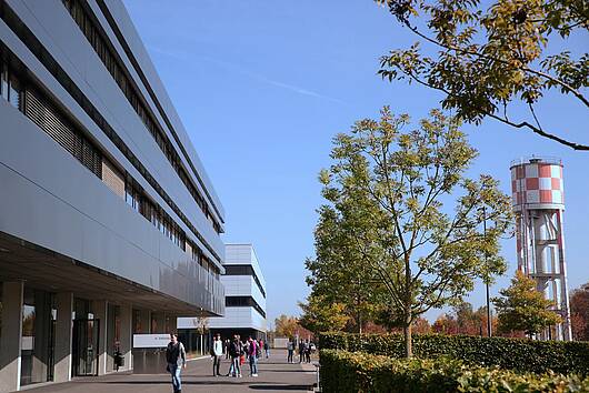 Foto: Blick auf das Hochschulgebäude Neu-Ulm 
