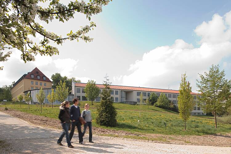 Foto: Blick auf das Hochschulgebäude Weihenstephan-Triesdorf 
