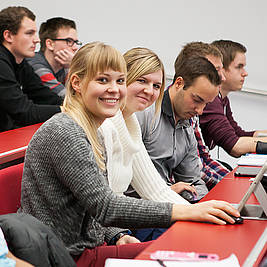 Studierende an der Hochschule Hamm-Lippstadt (Foto: Hochschule Hamm-Lippstadt)