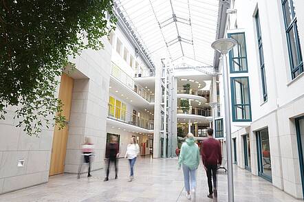 Foto: Gebäude der Hochschule für Finanzwirtschaft & Management.