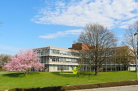 Hauptgebäude der Hochschule Ravensburg-Weingarten (Foto: Hochschule Ravensburg-Weingarten)