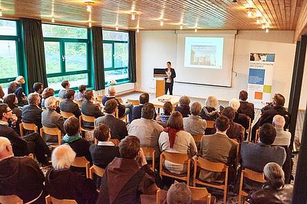 Vorlesung (Foto: Philosophisch-Theologische Hochschule Münster) Foto: Studierende während einer Vorlesung