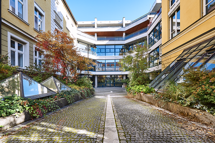 Foto: Blick in den Innenhof der Hochschule für Philosophie