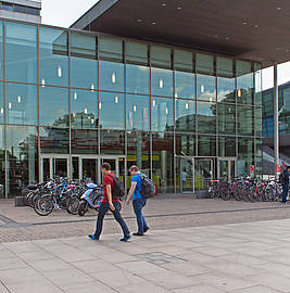 Informations- und Servicegebäude karo 5 der TU Darmstadt (Foto: Jan-Christoph Hartung/Technische Universität Darmstadt)