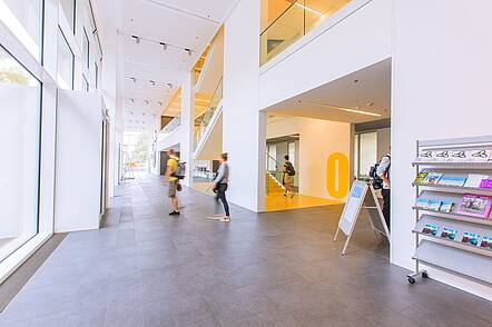 Foto: Aufnahme im Inneren des Nieper-Baus der HTWK Leipzig 