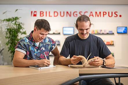 Foto: Studenten der Dresden DIU.