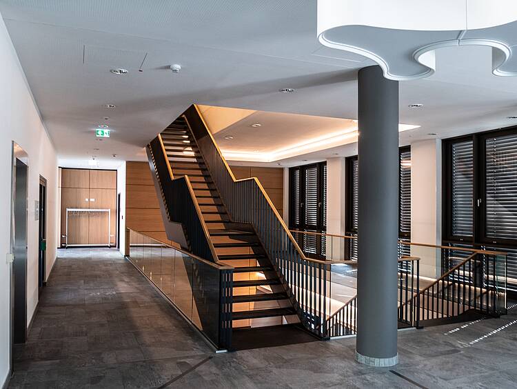Foto: Treppenhaus der Frankfurt am Main University Of Labour.