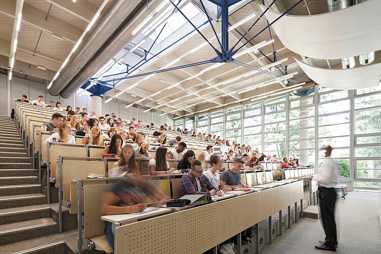 Hörsaal (Foto: TH Rosenheim/Florian Hammerich)