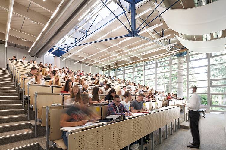 Hörsaal (Foto: TH Rosenheim/Florian Hammerich)