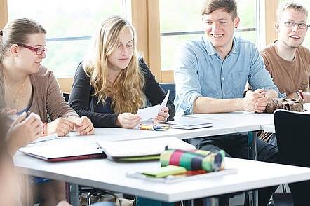 Fünf Bachelorstudiengänge sind nicht an die evangelische Konfession gebunden: Frühkindliche Bildung und Erziehung, Inklusive Pädagogik und Heilpädagogik, Internationale Soziale Arbeit, Pflege und Soziale Arbeit (Foto: EvH Ludwigsburg)