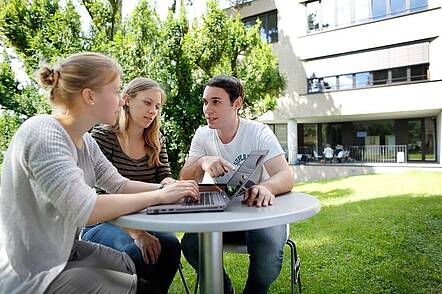 Überschaubar und nah am Menschen: Das Studium an der Evangelischen Hochschule Ludwigsburg (Foto: Evangelische Hochschule Ludwigsburg)