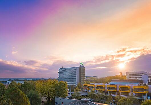 Foto: Blick von außen auf die Technische Universität Dortmund