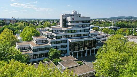Foto: Blick auf das Hauptgebäude der Technischen Hochschule Ostwestfalen-Lippe