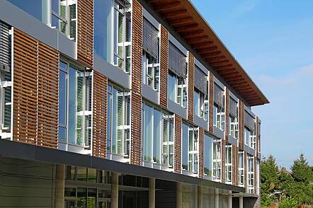 Standort Meschede (Foto: Fachhochschule Südwestfalen) Foto: Blick auf das Hochschulgebäude am Standort Meschede