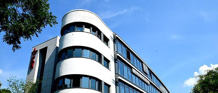 Foto: Außenansicht der Katholischen Hochschule Mainz 