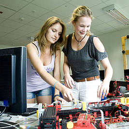 Studierende an der Hochschule Reutlingen (Foto: Hochschule Reutlingen)