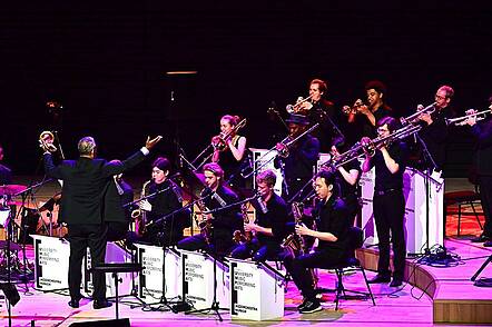 Foto: Jazz Bigband an der Hochschule für Musik und Theater München.