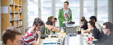 Studierende des KIT (Foto: Andrea Fabry/Karlsruher Institut für Technologie)