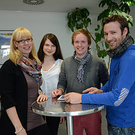 Beratung an der Leibniz-Fachhochschule Hannover (Foto: Leibniz-FH Hannover)