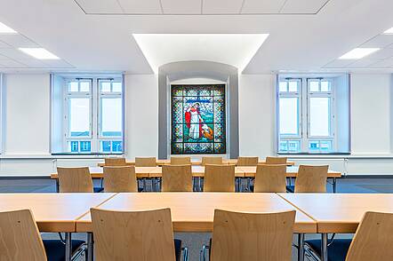 Foto: Blick in einen Seminarraum der Fachhochschule der Diakonie in Bielefeld 