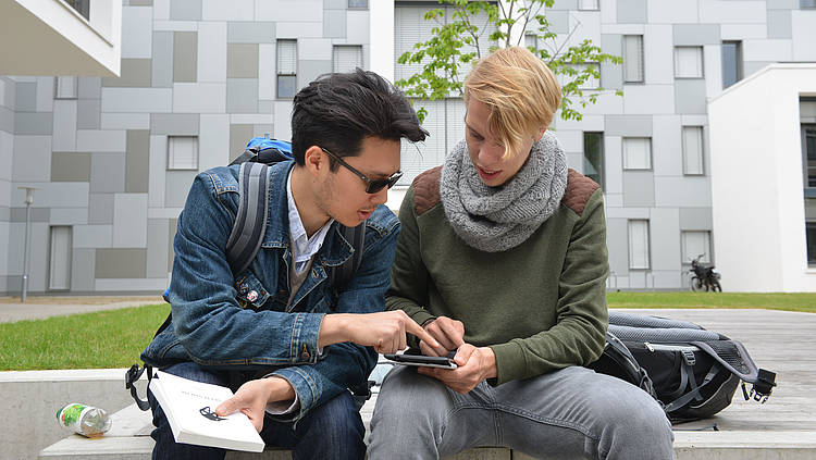 Studenten im Gespräch (Foto: Universität Göttingen)