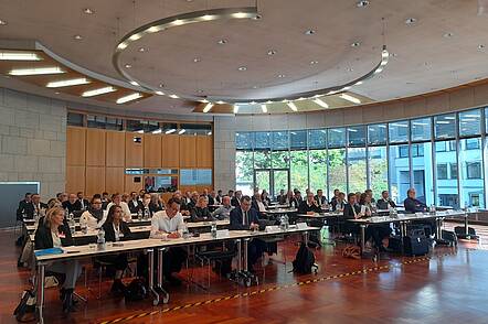 Weiterbildungsinteressierte der Hochschule für Finanzwirtschaft & Management (Foto: Hochschule für Finanzwirtschaft & Management (HFM)) Weiterbildungsinteressierte der Hochschule für Finanzwirtschaft & Management (Foto: Hochschule für Finanzwirtschaft & Management (HFM))