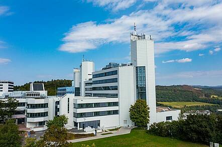 Foto: Blick auf den Campus Adolf-Reichwein-Straße der Universität Siegen
