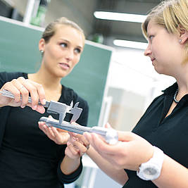 Studentin der Technischen Hochschule Köln (Foto: Thilo Schmülgen/TH Köln)