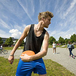 Studierender der Universität Bayreuth (Foto: Lili Nahapetian/Universität Bayreuth)