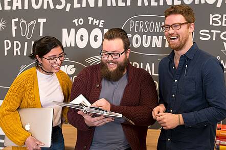 Image: Students of the Europe University of Applied Sciences have fun.
