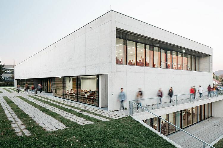 Aula der Hochschule Aalen (Foto: Hochschule Aalen/Sven Döring) Foto: Gebäude der Aula der Hochschule Aalen von außen