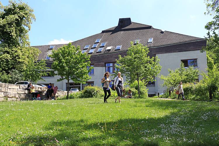 Foto: Blick auf das Hochschulgebäude der Freien Hochschule Stuttgart 