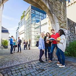 Studierende der IUBH in Bad Honnef (Foto: IUBH)