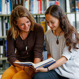 Studentinnen der Universität zu Lübeck (Foto: Universität zu Lübeck)