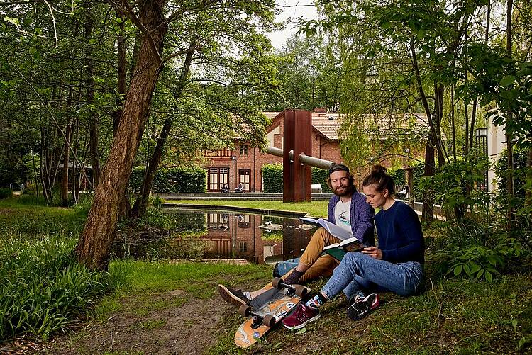Der Stadtcampus der HNEE – einer von insgesamt drei Hochschulstandorten (Foto: © HNEE | Michael Handelmann) Foto: Der Stadtcampus der HNEE – einer von insgesamt drei Hochschulstandorten.