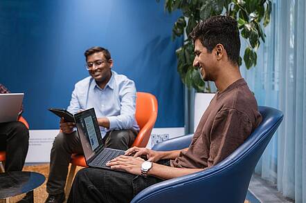 Foto: Studenten der Dresden International University.