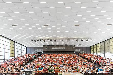 Foto: Blick ins Audimax der Technischen Universität Braunschweig