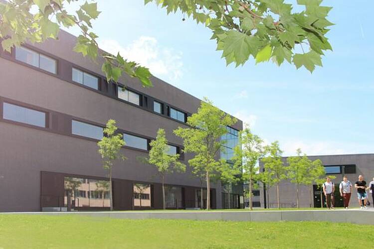 Foto: Blick über den Campus auf die Technische Hochschule Deggendorf