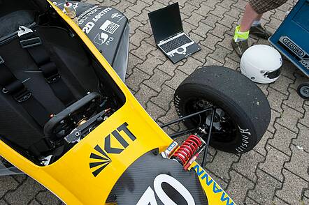 Foto: KIT-Rennwagen, der von Studierenden selbst gebaut wurde