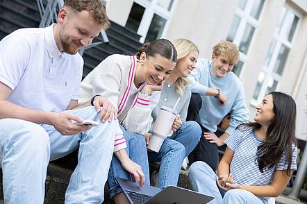 Foto: Studierende der Fachhochschule des Mittelstandes (FHM).