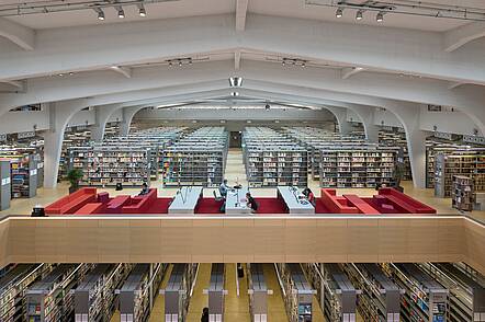 Foto: Blick in die Bibliothek der Hochschule Düsseldorf 