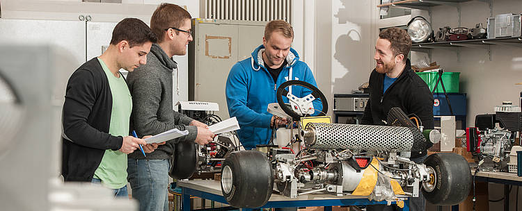 Fahrzeuglabor der Technischen Hochschule Bingen (Foto: TH Bingen/Carsten Costard)