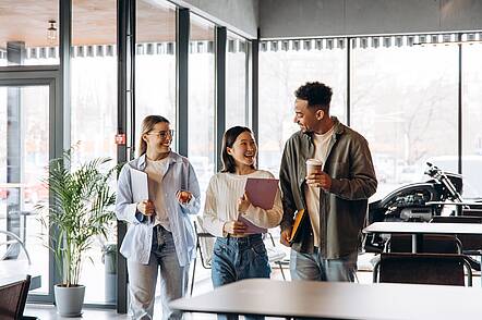Foto: Studenten an der SRH Heidelberg