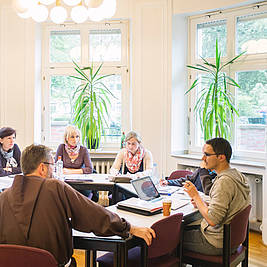 Studierende an der Philosophisch-Theologischen Hochschule Münster (Foto: PTH Münster)