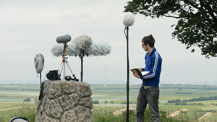 Student in der journalistischen Praxis (Foto: Robert-Schumann-Hochschule Düsseldorf)