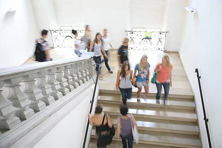 Studierende im Schlossbau der Pädagogischen Hochschule Weingarten (Foto: Pädagogische Hochschule Weingarten) Foto: Studierende im Schlossbau der Pädagogischen Hochschule Weingarten