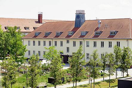 Foto: Blick auf das Haus 3 auf dem Campus der Fachhochschule Potsdam 