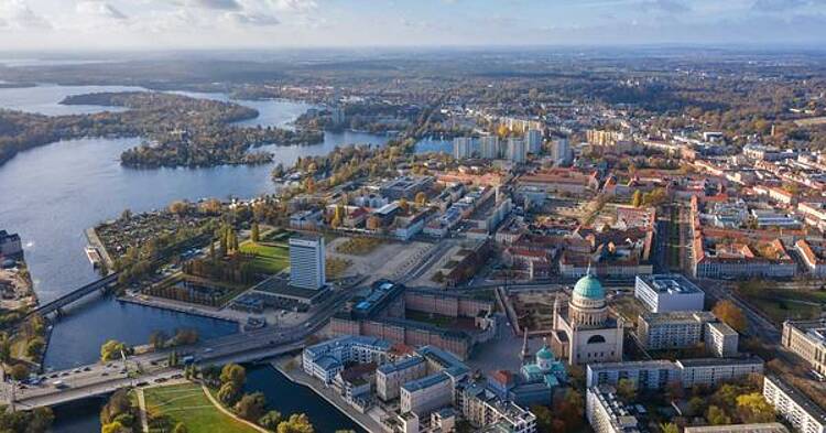 Foto: Luftbild der Deutschen Hochschule für angewandte Wissenschaften.