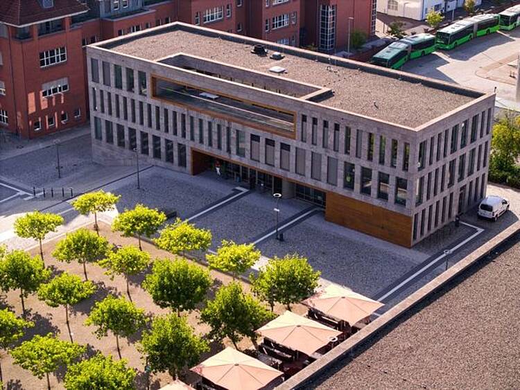 Foto: Luftansicht des Gebäudes und des Campus der Hochschule Fulda